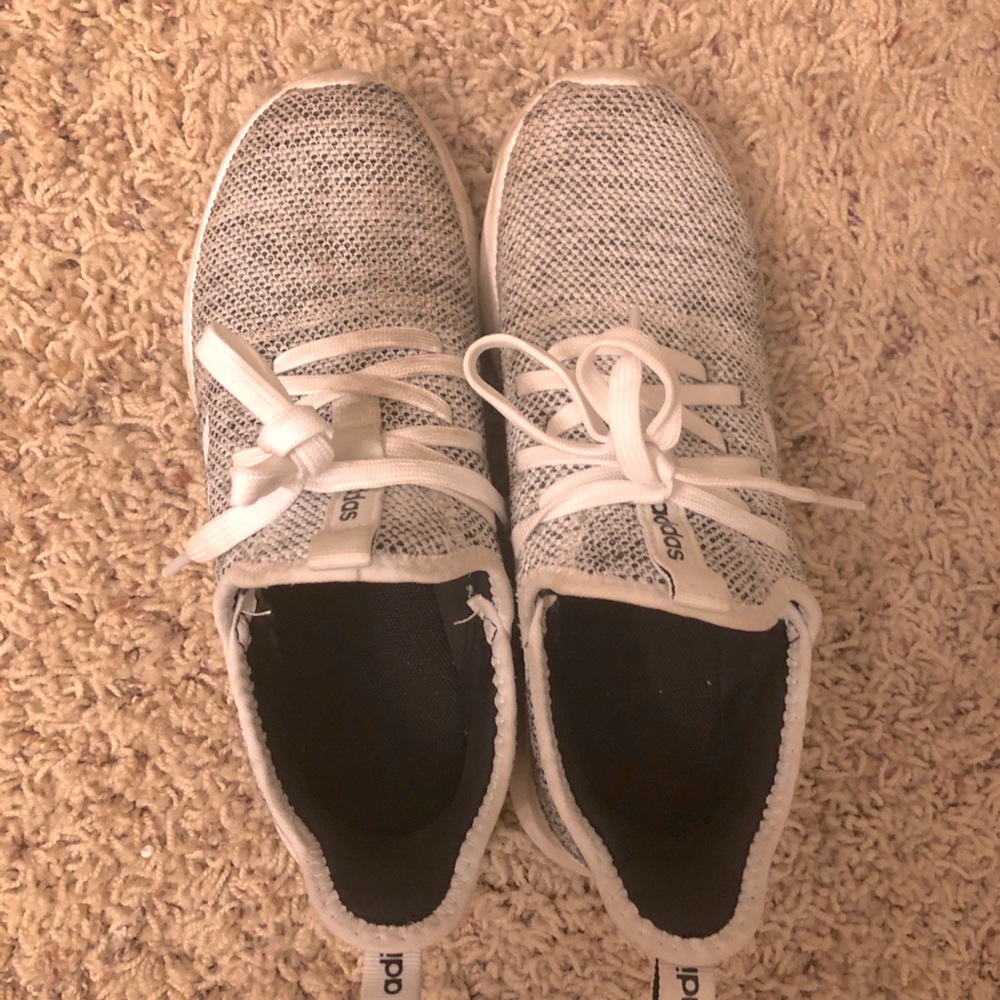 ⭐️ BOGO 20% OFF ⭐️ GIRLS ADIDAS TENNIS SHOE